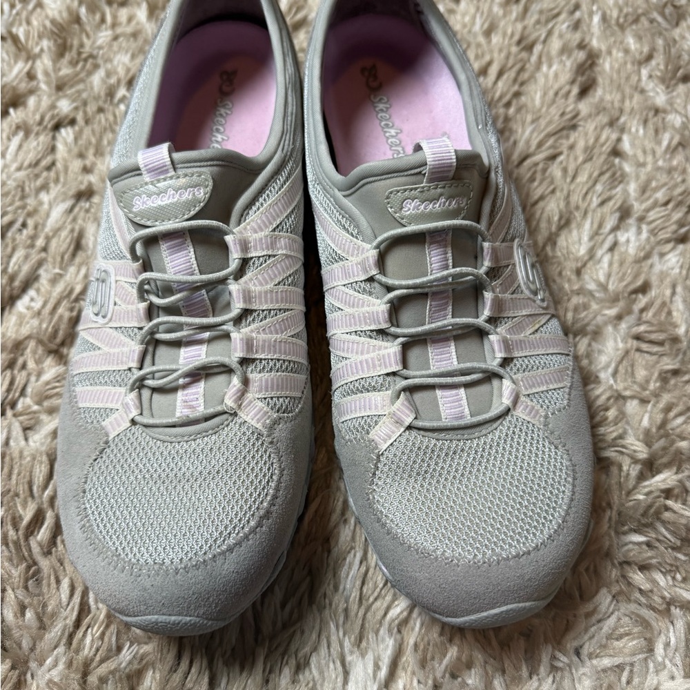Skechers Women's slip on Athletic Shoes in Gray and Light Pink - Picture 2 of 5
